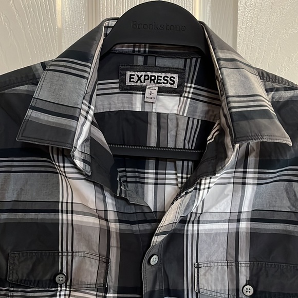 Express button down - Picture 2 of 3